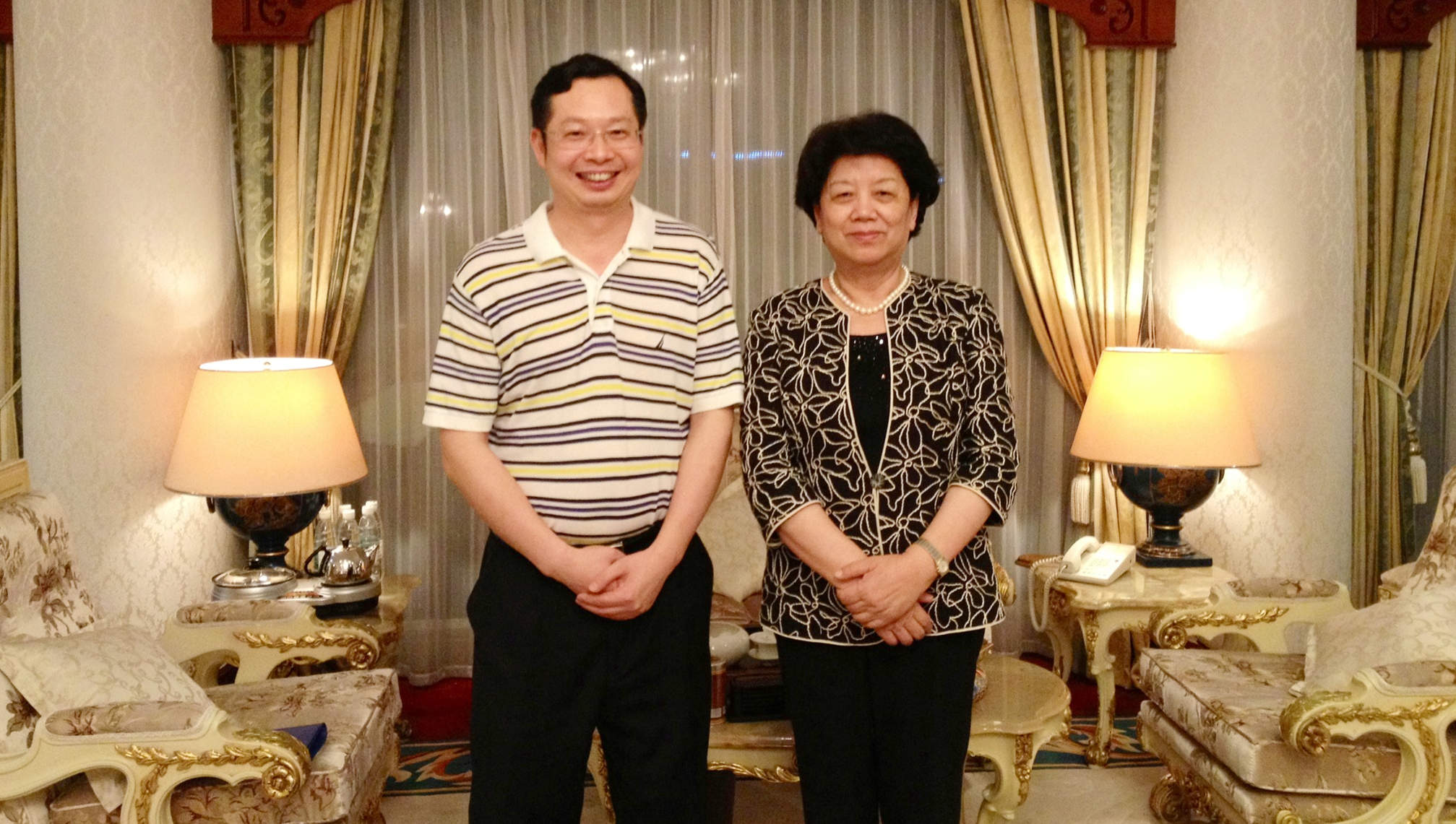 2012年6月17日全国人大副委员长陈至立亲切会见苏庆灿董事长，她对厦门眼科中心所取得的成绩及发展表示高度赞赏