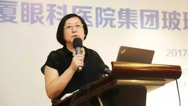 为提*华厦眼科医院集团玻璃体视网膜手术技术水平、促进玻璃体视网膜微创手术技术，以及玻切设备使用技术的提*，黎晓新院长开讲