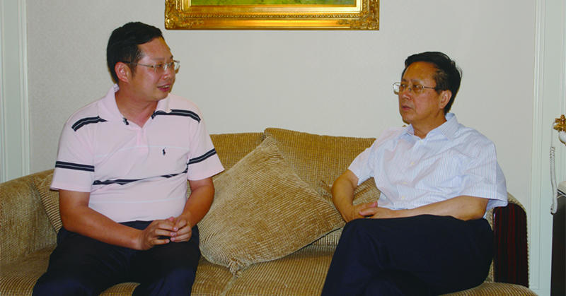 2009年7月2日，全国人大常委会副委员长、民建中央主席陈昌智在厦门调研时，亲切接见苏庆灿