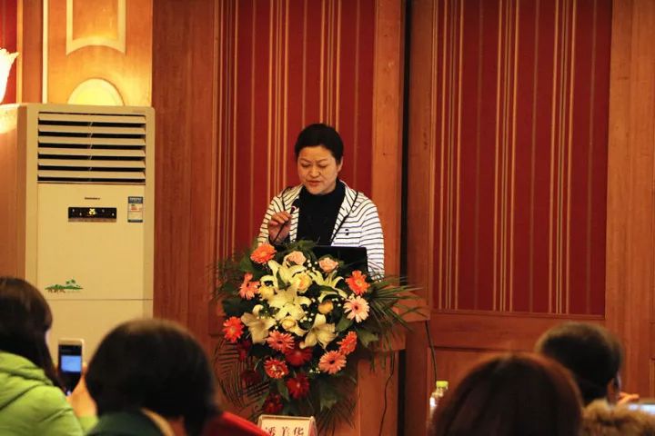 11月17日，宜昌华厦眼科医院 举办了“2017斜视与小儿眼科学术交流会”。本次交流会旨在进一步保护青少儿视力，为宜昌斜视与小儿眼科领域的临床工作者及其他相关人员搭建了相互交流的平台。进一步提升青少儿眼科医疗知识水平和 水平，推动中国青少儿视觉健康，让每个孩子都拥有一双健康明亮的眼睛。4.jpg