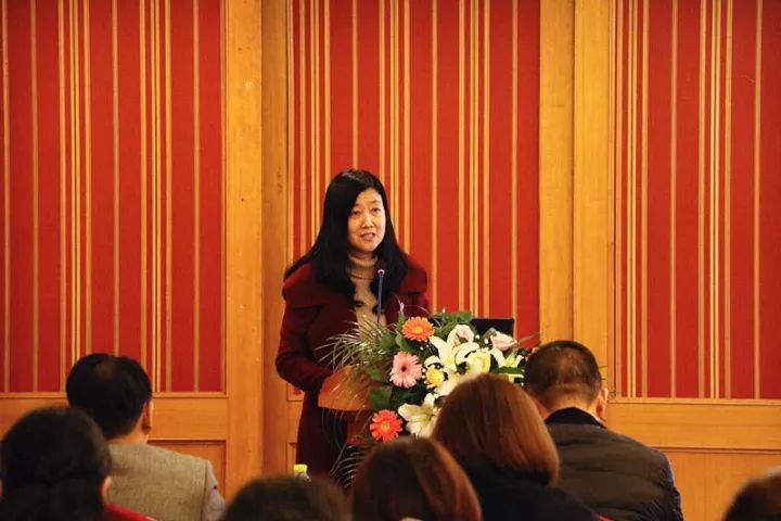 11月17日，宜昌华厦眼科医院 举办了“2017斜视与小儿眼科学术交流会”。本次交流会旨在进一步保护青少儿视力，为宜昌斜视与小儿眼科领域的临床工作者及其他相关人员搭建了相互交流的平台。进一步提升青少儿眼科医疗知识水平和 水平，推动中国青少儿视觉健康，让每个孩子都拥有一双健康明亮的眼睛。6.jpg