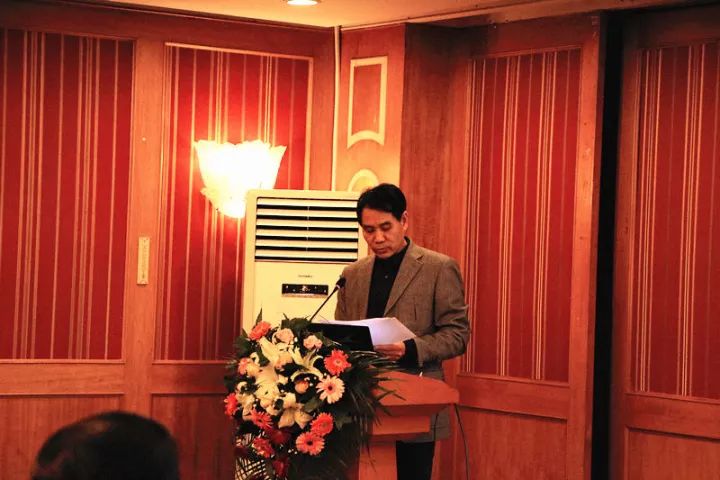 11月17日，宜昌华厦眼科医院 举办了“2017斜视与小儿眼科学术交流会”。本次交流会旨在进一步保护青少儿视力，为宜昌斜视与小儿眼科领域的临床工作者及其他相关人员搭建了相互交流的平台。进一步提升青少儿眼科医疗知识水平和 水平，推动中国青少儿视觉健康，让每个孩子都拥有一双健康明亮的眼睛。7.jpg