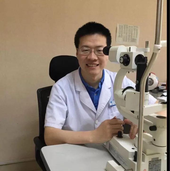 近日，根据《青年英才“双百计划”暂行办法》，中共厦门市委组织部、共青团厦门市委员会组织实施了厦门市 批杰出青年和 三批青年 创业人才计划评选工作。经过组织申报、资格审核、专家评审、现场核实及公示等程序，厦门大学附属厦门眼科中心董诺副教授和林志荣博士后获得“厦门市 三批青年 人才”称号。.jpg