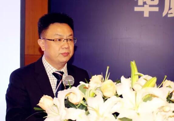 2017年11月华厦眼科医院集团白内障学组、白内障学科运营管理中心在上海共同召开了华厦眼科医院集团白内障学组会议暨学科运营管理会议。来自华厦眼科集团近50家医院白内障学科带头人、骨干医师、部分医院经营管理人员及集团相关职能部门人员近百人参加了此次会议。上海和平眼科医院以及爱尔康公司、深圳新产业公司、武汉视博公司、眼力健公司为本次会议的顺利召开给予了大力支持。3.jpg