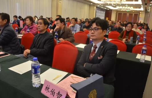 2017年安徽 届角膜病研讨会暨华厦眼科医院集团全国 一届角膜病学组研讨会上周六、日在合肥名人眼科医院召开。持续两天的会议里，来自全国各地的眼科专家齐赴合肥，共同分享国内外眼科 领域的较新进展动态，各自团队较新临床经验与较新研究成果2.jpg