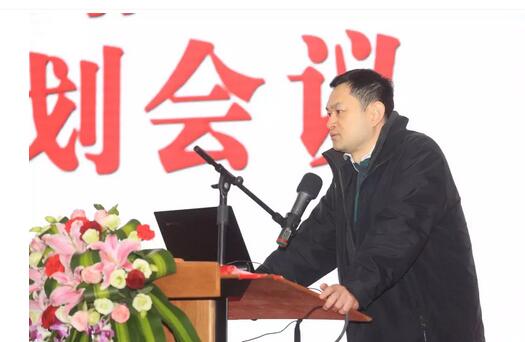 2月3日，华厦眼科医院集团2017年工作汇报暨2017年年度表彰大会在厦门环球会展中心B6厅隆重举行，来自集团本部、厦门大学附属厦门眼科中心、厦门欧华控股集团等1300余名员工与关心、支持华厦眼科发展的嘉宾欢聚一堂，共同总结2017年工作经验，展望2018年美好未来4.jpg