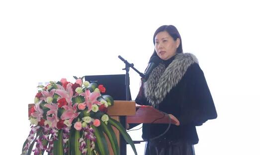 2月3日，华厦眼科医院集团2017年工作汇报暨2017年年度表彰大会在厦门环球会展中心B6厅隆重举行，来自集团本部、厦门大学附属厦门眼科中心、厦门欧华控股集团等1300余名员工与关心、支持华厦眼科发展的嘉宾欢聚一堂，共同总结2017年工作经验，展望2018年美好未来8.jpg