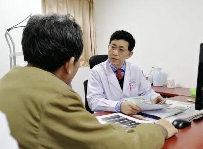 厦门眼科中心遗传眼病咨询门诊 教授表示：“遗传性眼病种类繁多，临床表现复杂多样、传统的方法难以 ，“失明”、“遗传给下一代”是不可 性致盲的主要原因，严重影响患者及其家庭的身心健康。但是，随着基因诊断水平的日臻成熟，渐渐的让遗传性眼病 诊断成为可能2.jpg
