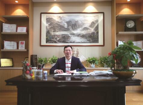 厦门眼科中心近年来取得的成就令业界瞩目：拥有863课题、973课题、国家十一五科技支撑计划、国家自然科学基金、国家杰出青年基金、博士后科学基金、外国专家引智项目及省市课题近百项，共有153项科研获奖，发表文章600余篇，其中发表SCI文章78篇，在中国医学科学院发布的“2014年度中国医院科技影响力排行榜—科学排行”排名全国前*2.jpg