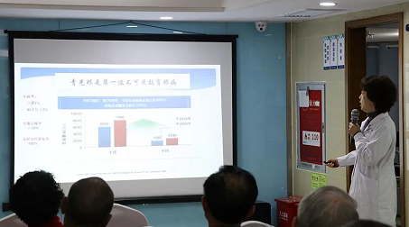 3月10日上午，深圳华厦眼科医院“早查监控，守护光明”大型青光眼公益科普讲座在六楼 举行，本次活动旨在让更多人了解青光眼的潜在危害、重视眼检查， 预防青光眼。由深圳华厦眼科医院青光眼病科 席专家成洪波博士、傅培副院长现场面对面解答疑问，与参会者的互动交流，让更多深圳市民提*对青光眼的认识与防治知识2.png