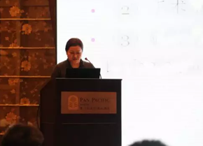3月10日下午，厦门眼科中心围绕“一切以病人为中心”的办院宗旨，举行了“2018工作计划汇报会暨目标签订仪式”。当天，厦门眼科中心掌舵者苏庆灿、院领*班子成员、各专科学科带头人等医护及后勤部门中层干部以上管理人员参加了此次会议。19_副本.png