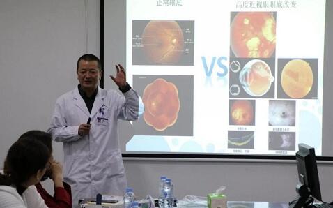 3月21日，深圳华厦眼科医院组织深圳各大社区及视光服务机构，开展“ 一届眼视光知识交流培训会”。培训会旨在减少广大市民朋友们因眼健康医治而走弯路的问题。依托深圳华厦眼科医院专科优势和医师优势，不断加强视光行业互相紧密合作的关系，提* 知识水平5.jpg