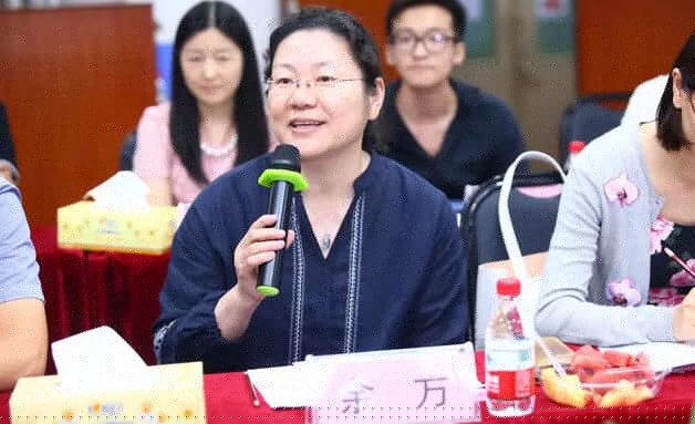 由人民日报、经济日报、科技日报、中新社等22家中央及行业媒体组成的采访团，走进华厦眼科医院集团本部厦门大学附属厦门眼科中心9.jpg
