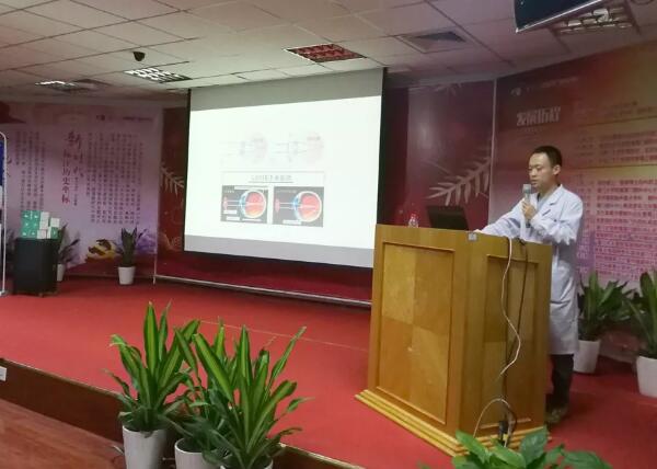 厦门眼科中心近视手术中心“摘镜奉旨价到暨近视激光讲座活动”吸引近200人报名，130现场预存手术费4.jpg