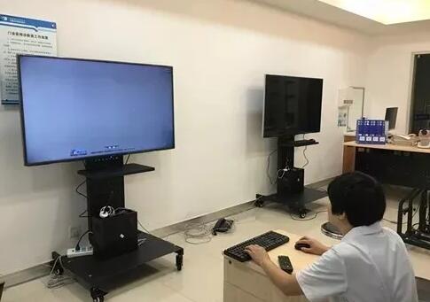 2018年即将结束，这一年，成都华厦眼科医院以规范的诊疗、高明的技艺、 的服务，赢得了广大患者朋友和社会各界的好评。在2018年，成都华厦眼科医院在发展的道路上有哪些大事记呢，让我们一起来回顾。12.jpg