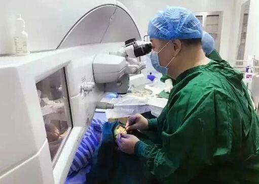 甘肃中医药大学附属兰州眼科中心主任、兰州华厦眼科医院院长燕振国教授荣获SMILE近视手术质量贡献奖！2.jpg