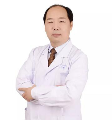 1月13日华厦眼科医院集团业务副总院长、上海和平眼科医院院长郭海科教授将坐诊衡水同瑞眼科医院.jpg