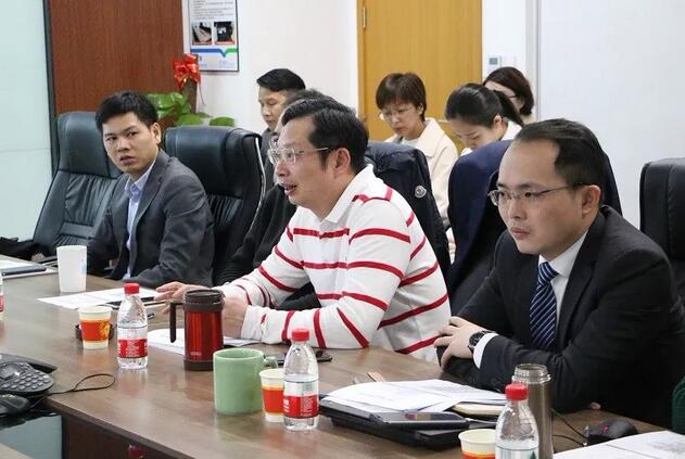 华厦眼科医院集团与爱尔康召开2019年战略合作沟通会2.jpg
