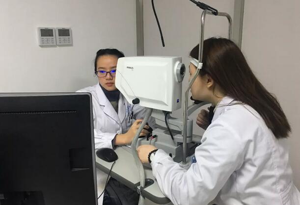 温州明乐眼科医院屈光专科工作的医生助理小陈在医院做了smart全激光手术2.jpg