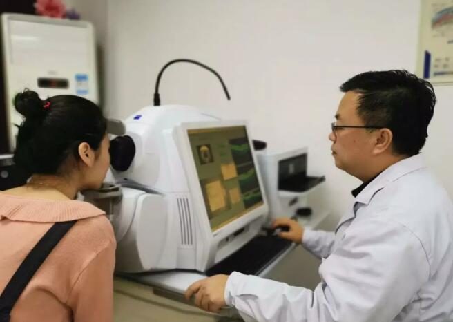 青岛华厦眼科医院引进蔡司广角血管OCT AngioPlex，造福黄斑变性、糖网病等眼底病患者1.jpg