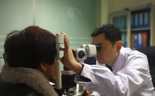 高度近视1250度、2000度的他们为什么想来厦门眼科中心进行ICL手术？1.jpg