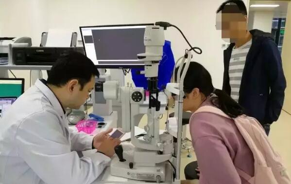 高度近视1250度、2000度的他们为什么想来厦门眼科中心进行ICL手术？3.jpg