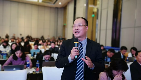 媒体看华厦之海峡导报：2019微笑论坛群英荟萃，厦门眼科中心“笑”傲上海滩2.png