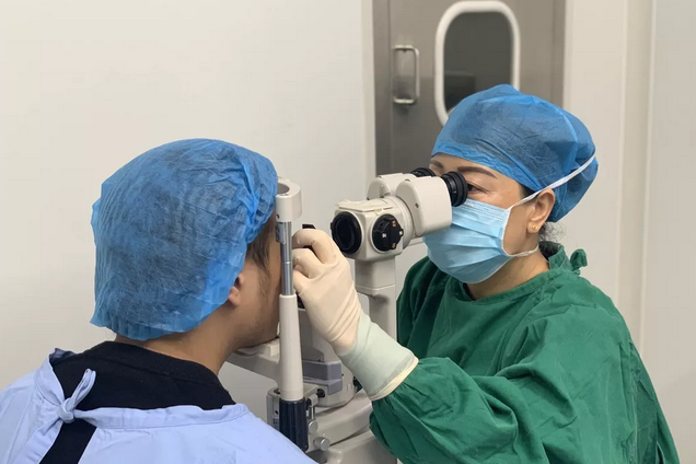深圳华厦眼科医院刘畅主任：深受近视患者们的信赖