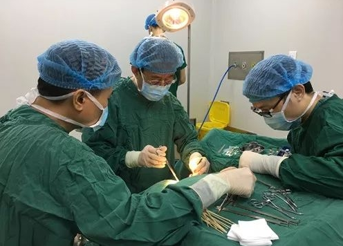 成都华厦眼医院罗清礼院长：睑板腺癌越早发现与诊断，越早医治，其预后越好3.png