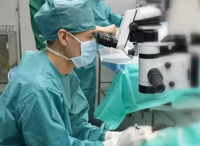 原来世界还能这么明亮：刘大爷在华厦眼科医院白内障超声乳化+人工晶体植入术后感慨道1.png
