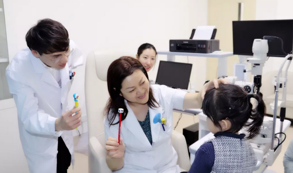 儿童节的礼物：厦门眼科中心“儿童青少年近视防控中心”揭牌、小儿眼科 眼病会诊平台启动2.png