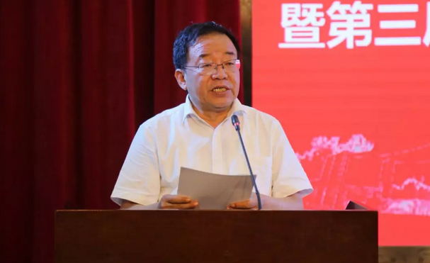 华厦眼科校企合作再结硕果!6月11日，天津职业大学华厦眼视光学院(以下简称华厦眼视光学院)揭牌仪式在天津职业大学举行。此前1天，华厦眼视光学院理事会召开，审议通过了理事会组成人员，以及学院章程、学院管理层候选人3.png