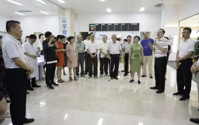 心系市民眼健康，李秀记等市老领*爱眼日莅临厦门眼科中心五缘院区考察2.png