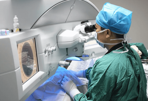 福州眼科医院近视手术取样：视力不差、无法通过参军公考体检群体该怎么办2.png