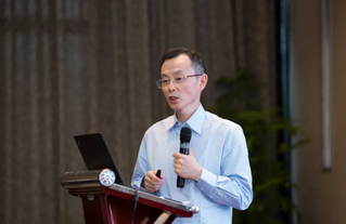 6月23日，由重庆华厦眼科医院举办的“第三届华厦眼科论坛”在重庆翰文大酒店落幕， 该会议邀请10多位国内出名眼科专家进行学术演讲，并与现场近120名来自地县和其它地区的眼科同道们齐聚一堂，共同探讨当前眼科学领域的 学术研究成果、临床诊疗新技术以及未来的发展趋势等2.png
