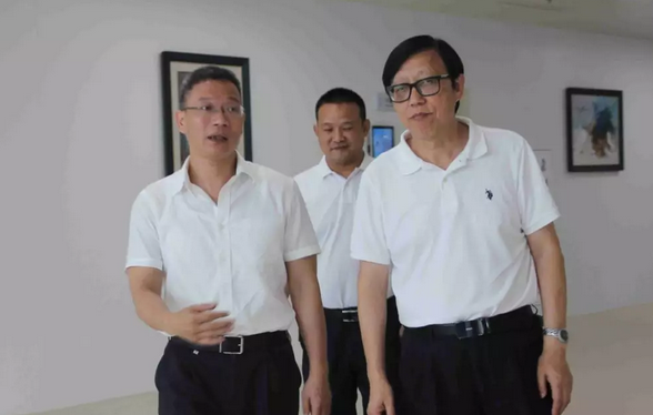 中华少年儿童慈善救助基金会王林理事长一行莅临厦门眼科中心参观指导4.png