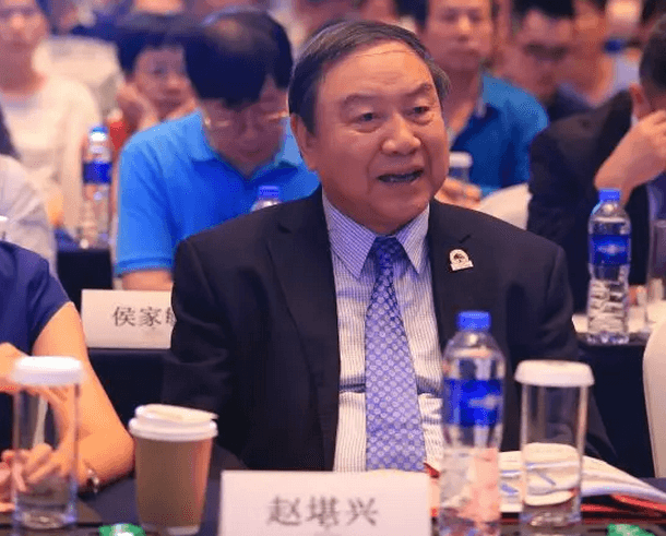 厦门眼科中心第七次举办海峡眼科论坛·2019白内障及角膜病高峰论坛 华厦眼科与海峡两岸眼科“大咖”厦门“论剑”10.png