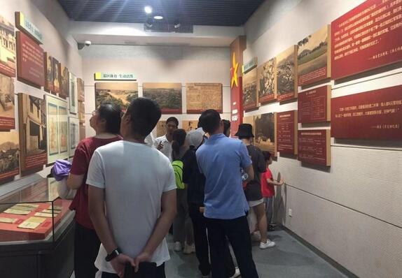 “不忘初心跟党走，追忆红军峥嵘岁月” ——厦门眼科中心第二党支部纪念建军92周年主题党日活动6.jpg