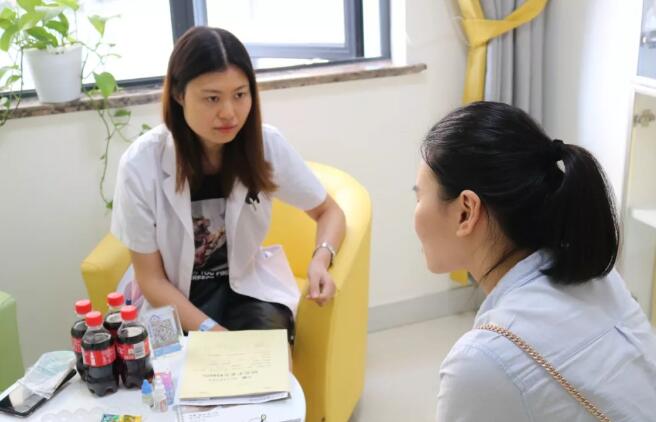 重庆华厦眼科医院医助美女分享近视手术经历3.jpg