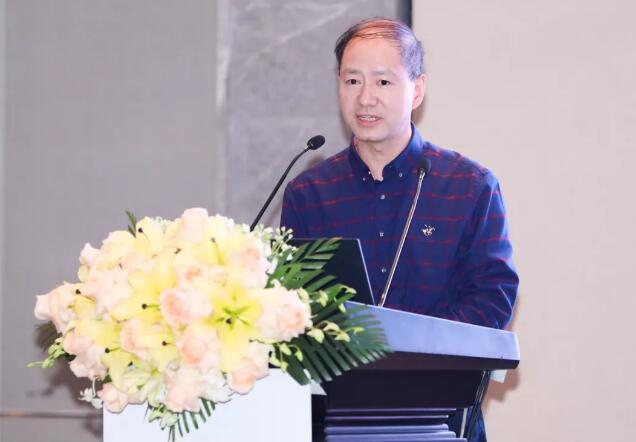 半世屈光史， 一生光明情——宜昌华厦眼科胡学斌院长闪耀2020年关爱近视·SMILE青年论坛2.jpg
