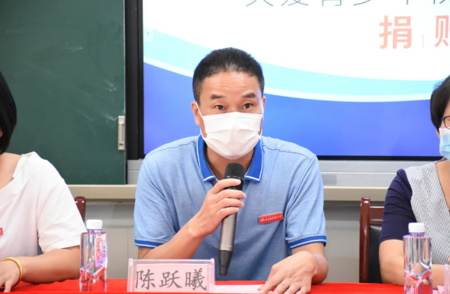 厦门眼科中心漳州眼科医院为龙文两所学校赠送价值40200元爱心眼镜2.png