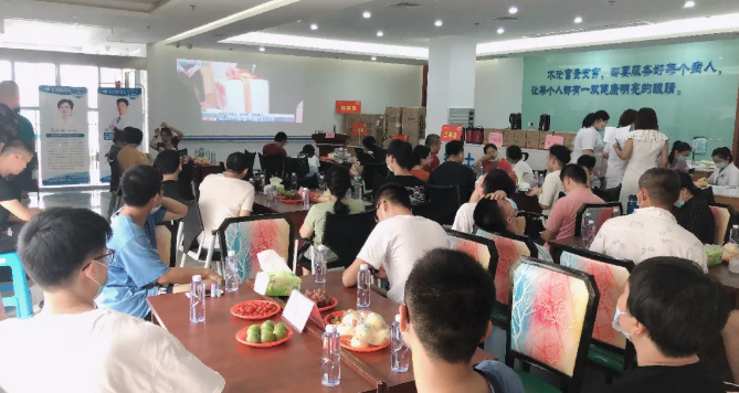 直击近视手术现场！莆田眼科医院迎来暑假摘镜高峰1.png