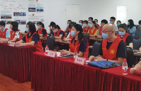 以爱之名，光明前行— —厦门眼科中心成立“凤凰花光明先锋志愿服务队”2.png