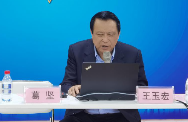 10月18日至10月19日，一场眼科界的“云上学术盛宴”隆重登场。由厦门大学附属厦门眼科中心主办的“第六届华厦眼科论坛青光眼高峰论坛”再现百家争鸣之盛景，25位眼科名家共同探讨当前青光眼学科领域的 学术研究成果、临床诊疗新技术以及未来的发展趋势，助力推动我国青光眼学科蓬勃发展4.png