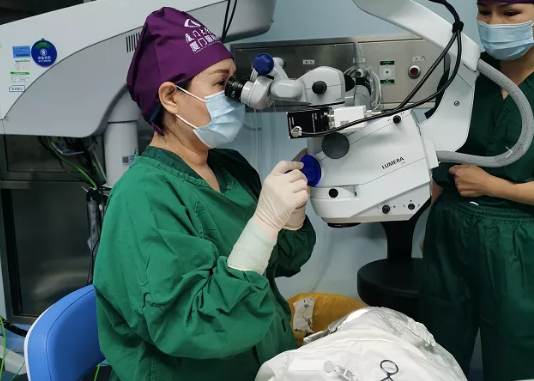  ！厦门眼科中心王玉宏博士iTrack青光眼手术直播，获全国眼科学术大会赞誉2.png