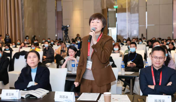 燃！2021开年眼科界首场饕餮盛会，华厦眼科屈光团队“秀”出学术新风采4.png