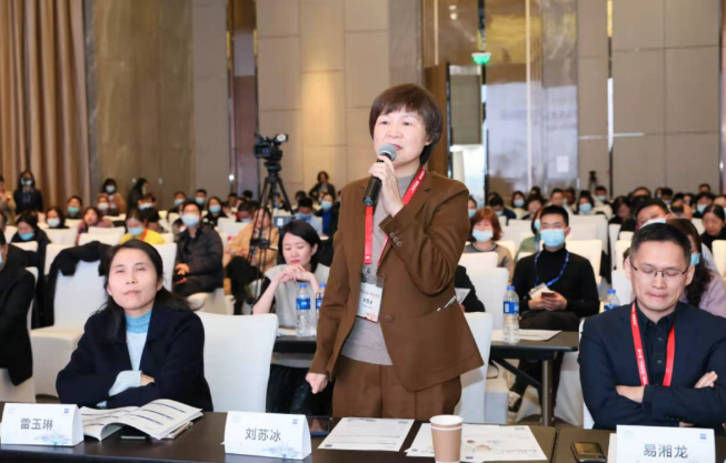 第十届“关爱近视·微笑论坛”，郑州华厦视光眼科医院获多项荣誉3.png