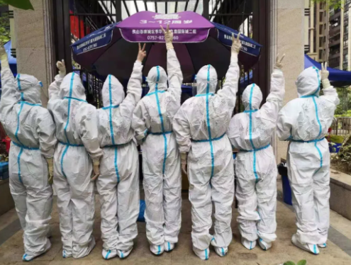 再获央媒报道点赞！华厦眼科医护团队用行动诠释战疫“最美身影”12.png