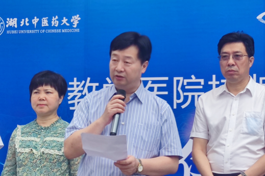壮丽15载，奋进新时代！宜昌华厦眼科医院隆重举行挂牌揭牌仪式及建院15周年庆典5.png