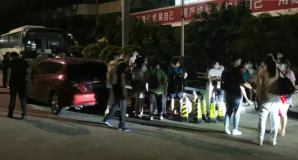 深夜集结通宵达旦 只为“封停”, 莆田华厦眼科医院的责任担当值得点赞3.png